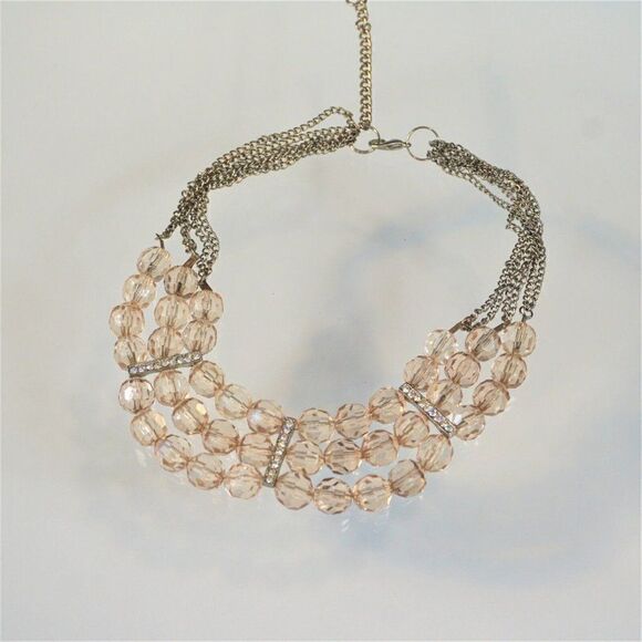 Vintage 3 Strand Plastic Retro Beaded Necklace Blush Pink And Silver Tone - Picture 2 of 3
